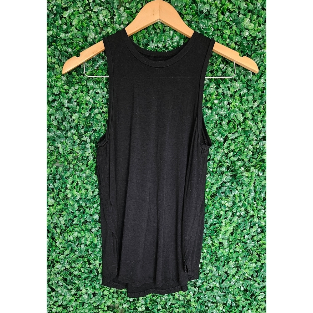 FREE WHEN ADDED TO BUNDLE - Hollister Tank